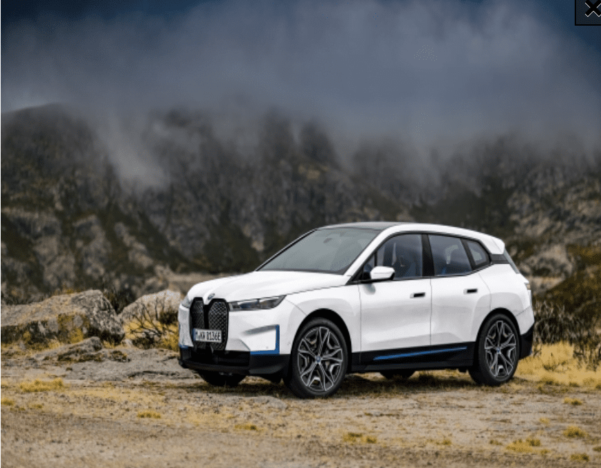 The new BMW iX xDrive40 and new BMW iX xDrive50