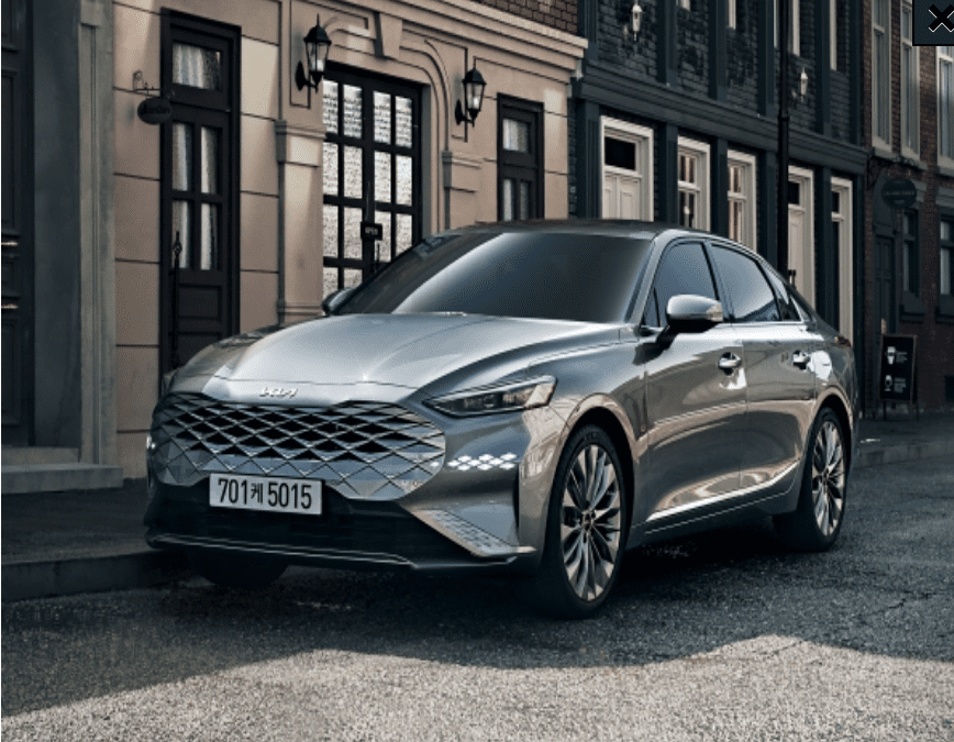 The Kia K8 embodies a high-tech, modern and innovative saloon