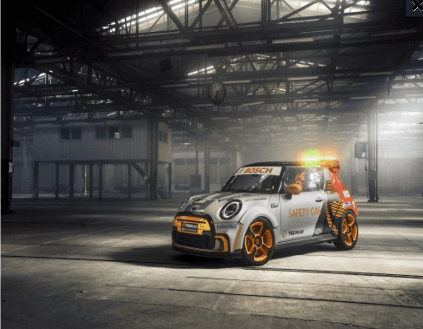 The MINI Electric Pacesetter inspired by John Cooper Works. The first electric MINI as a FIA Formula E Safety Car